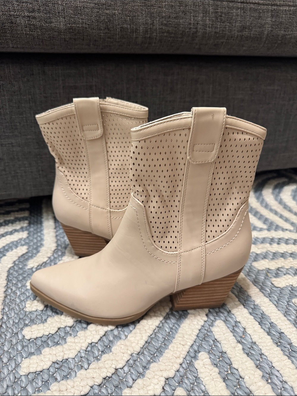 DV by Dolce Vita Kirby Perforated Western Ankle Boots Beige Size 8
